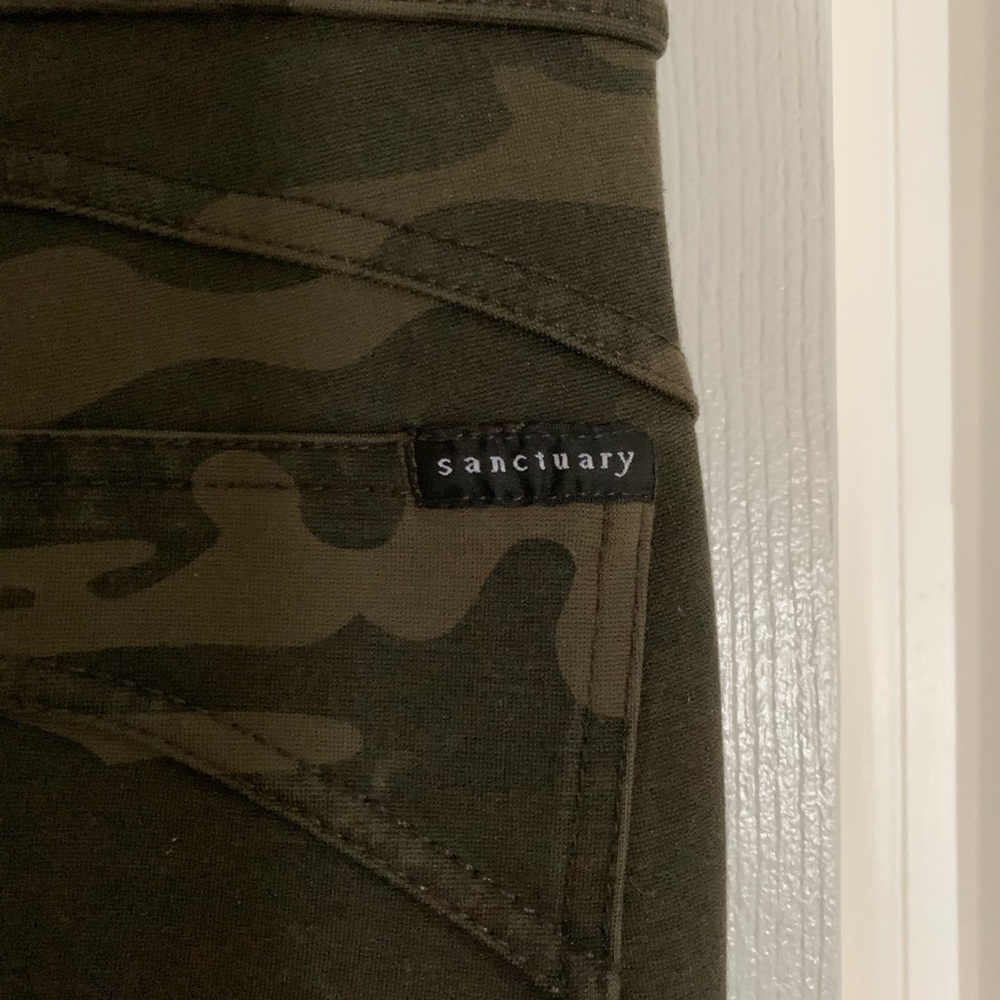 ⚡️SANCTUARY Camo Leggings⚡️